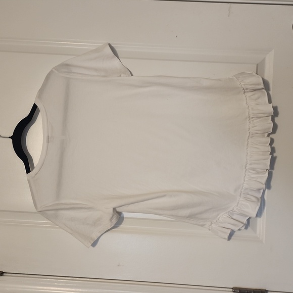 Banana Republic ruffled T-shirt size medium - Picture 2 of 4